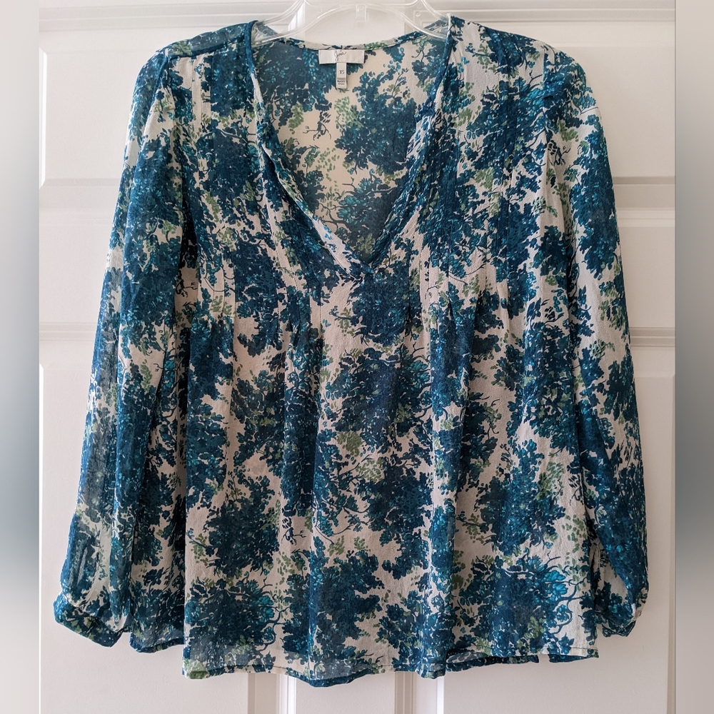 Joie silk blouse top size XS pintuck detailing washed silk floral blue green